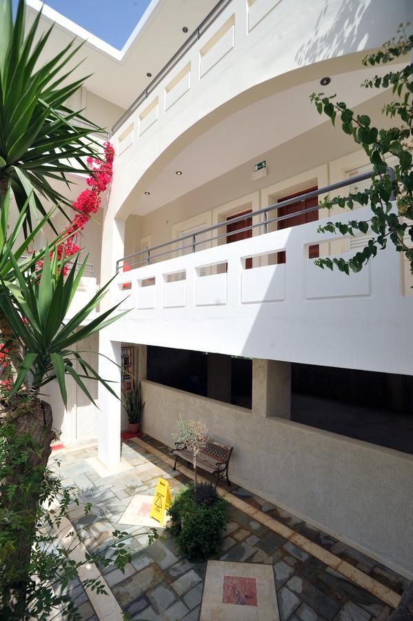 Merabello Apartments Agia Marina Exteriör bild