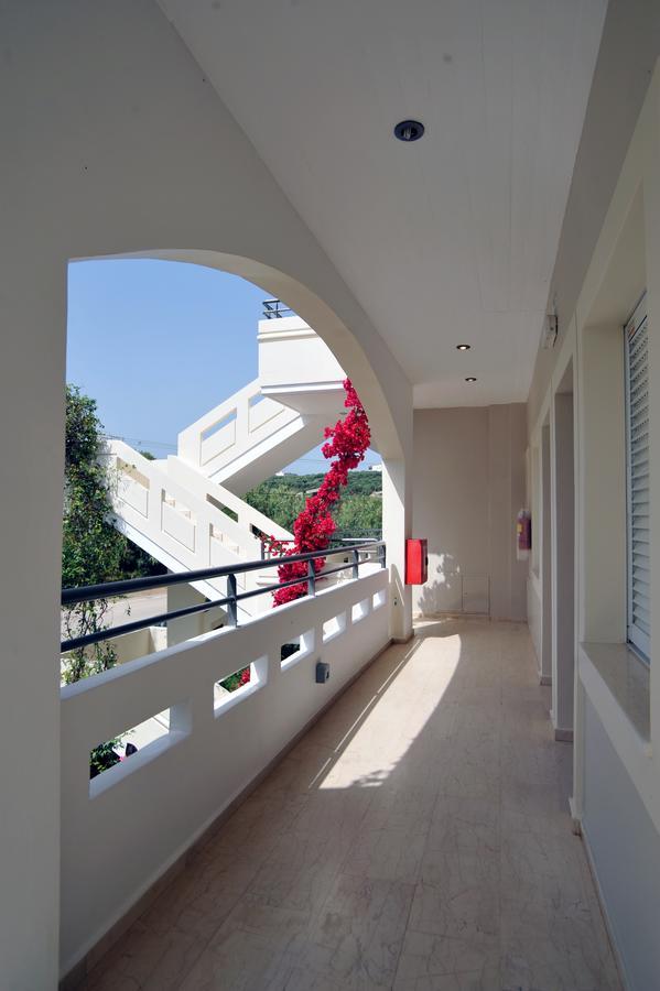 Merabello Apartments Agia Marina Exteriör bild